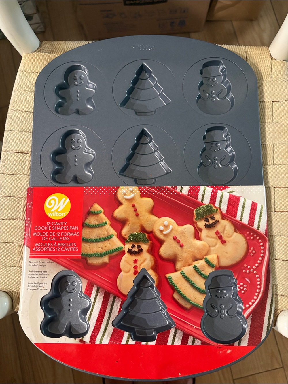 Wilton Holiday Cookie Pan in Dark Gray - Gingerbread, Tree & Snowman Molds